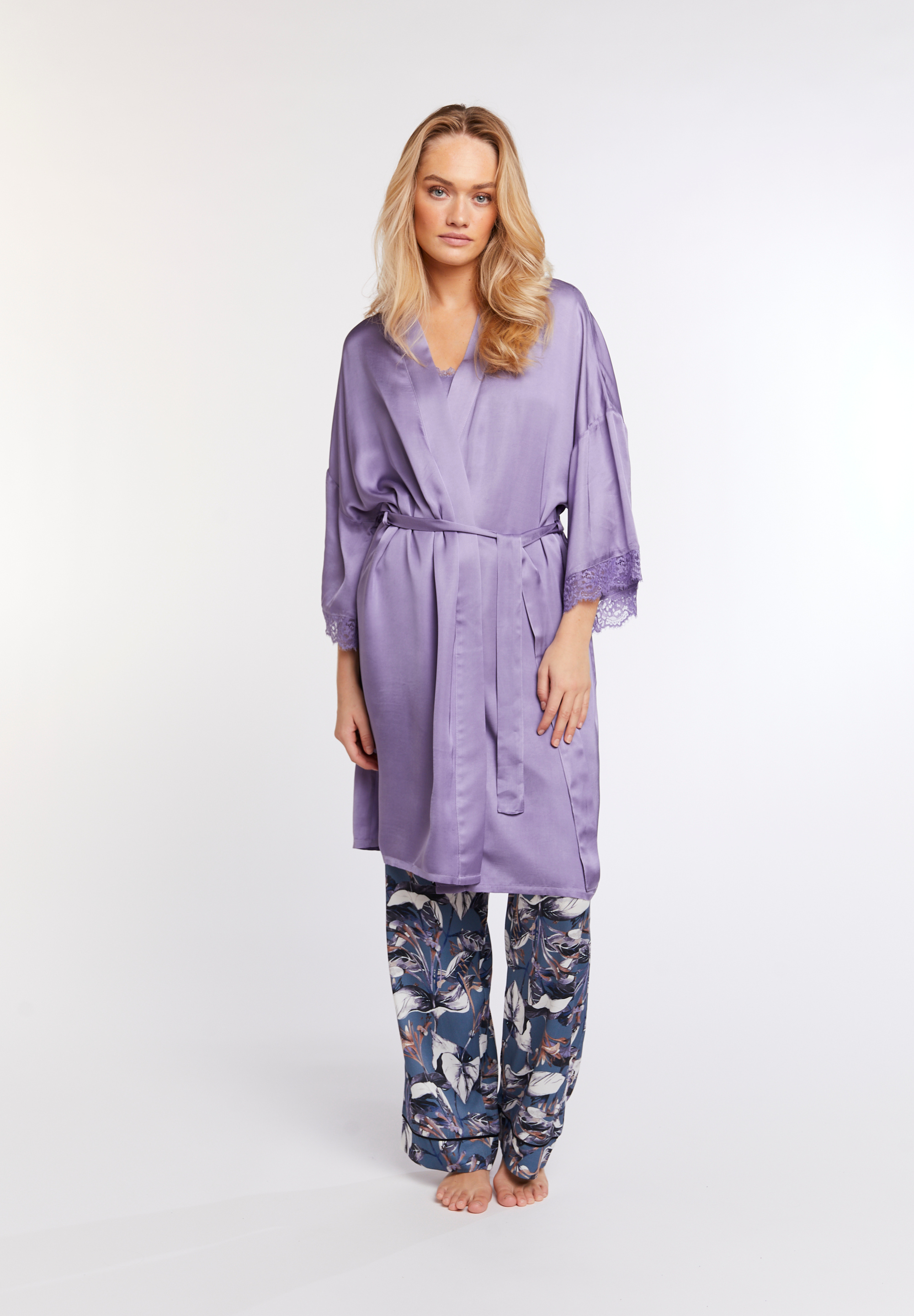 【リメイク】kimono暖簾 紫　purple 10/16〜18期間限定出品！ リメイク】kimono暖簾 紫 purple 10/16〜18期間限定出品！ リメイク