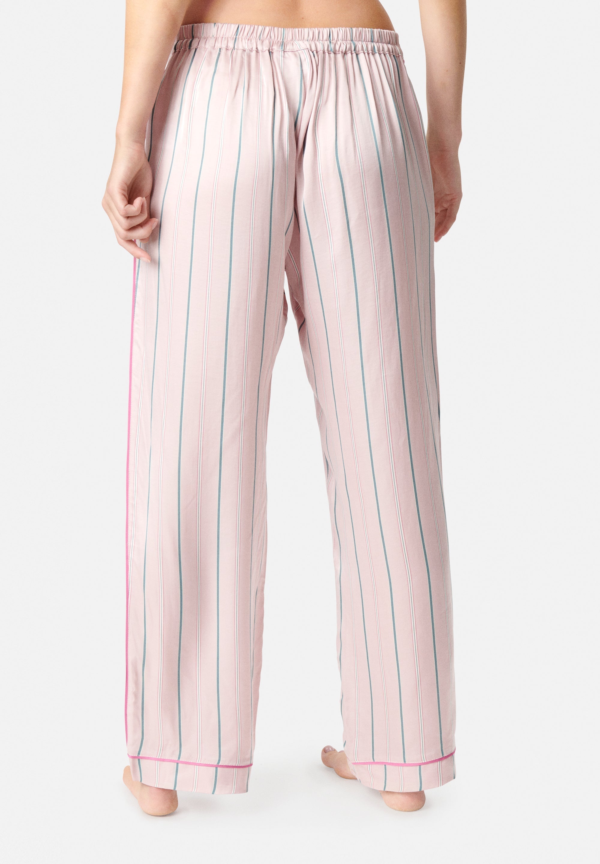 Janet Pants, Violet Ice