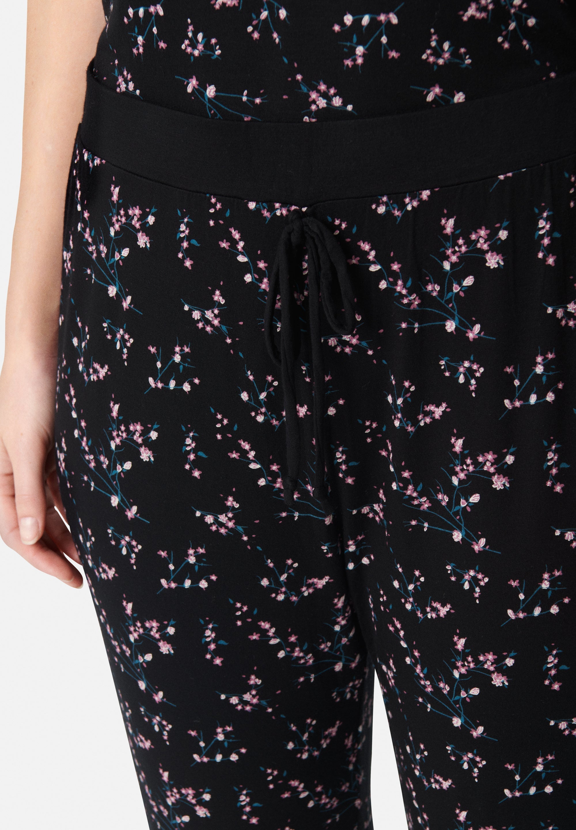 Johanne Pants, Black